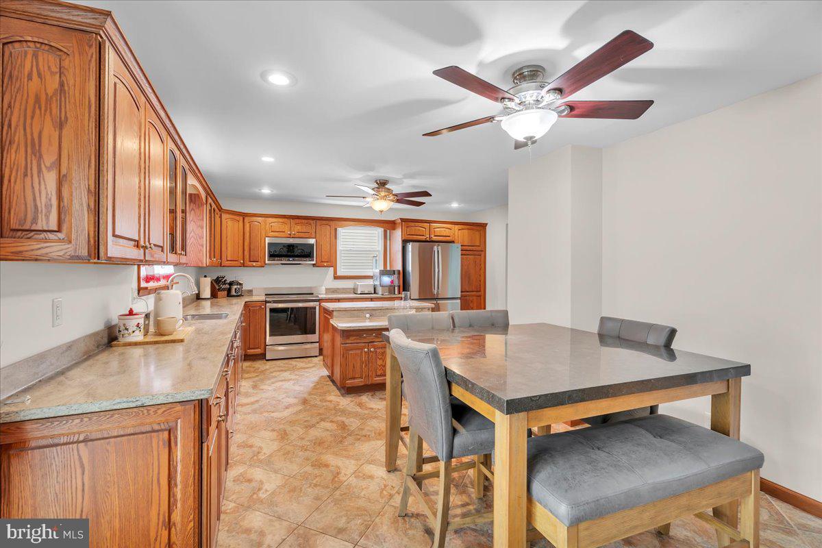 326 Spruce Ave Property Photo 11