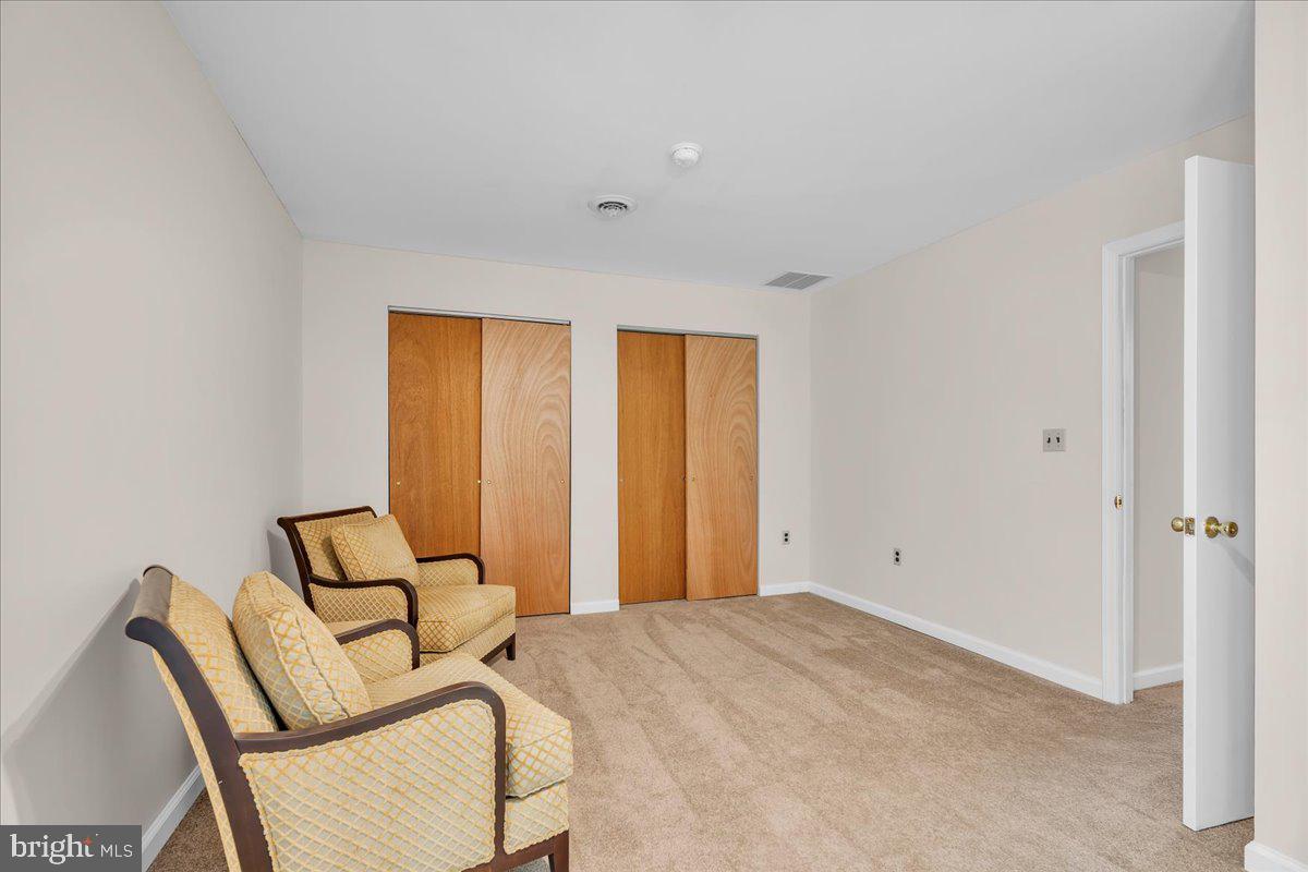 326 Spruce Ave Property Photo 30