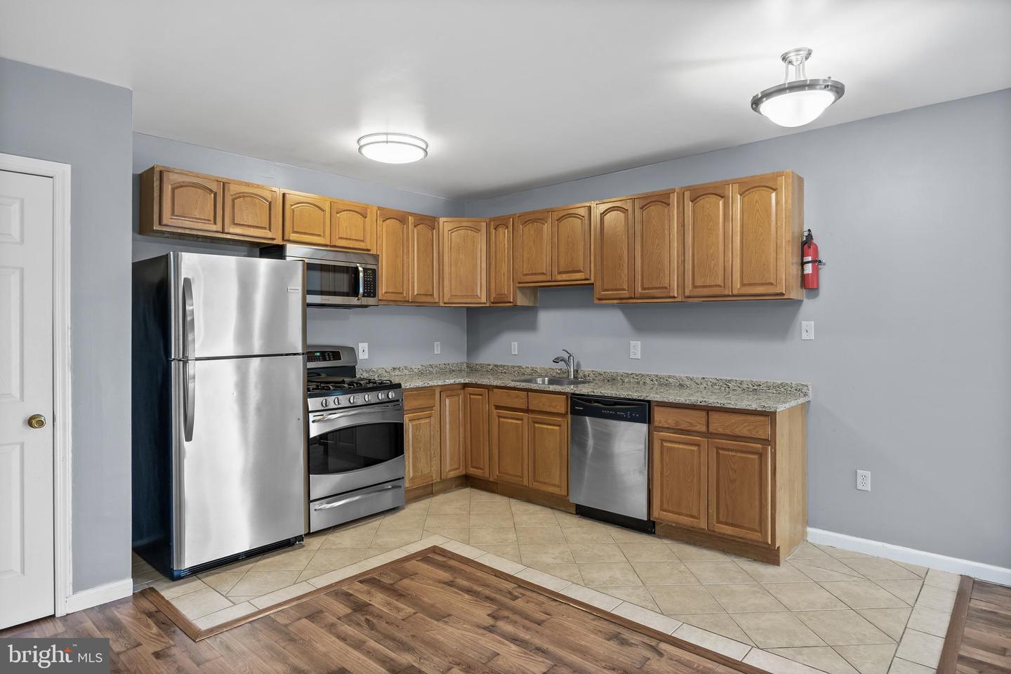 7 E Mill Rd Property Photo 3