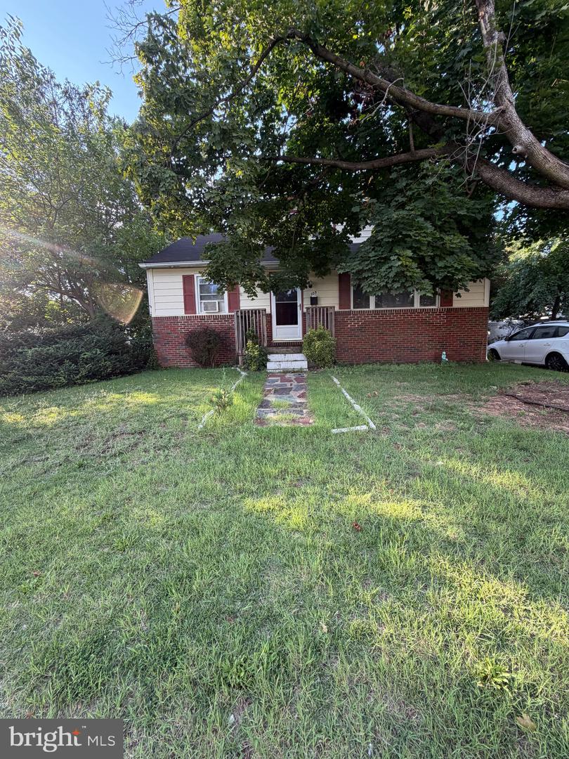 105 Fairfax Dr Property Photo 1