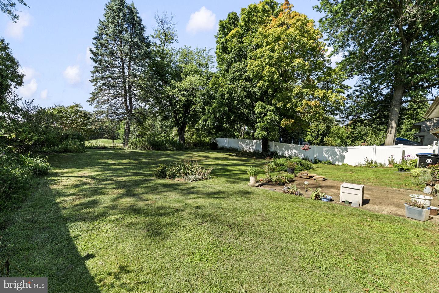 440 Willow Dr Property Photo 38