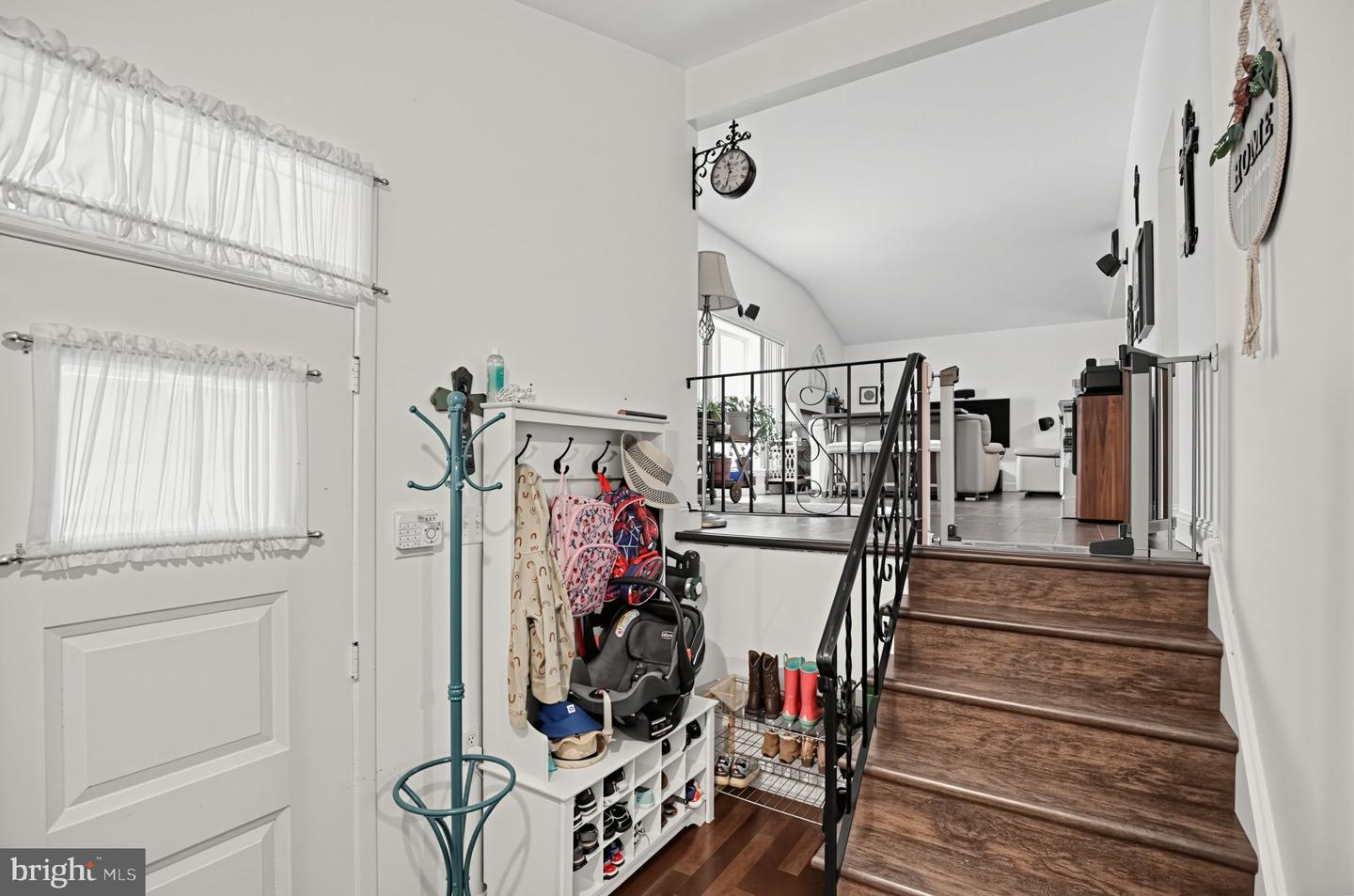 131 Jacqueline Ave Property Photo 3