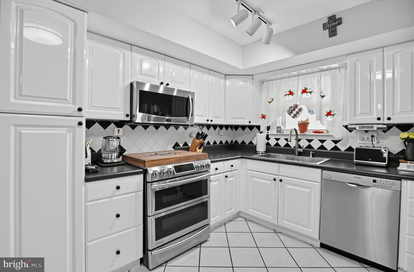 131 Jacqueline Ave Property Photo 13
