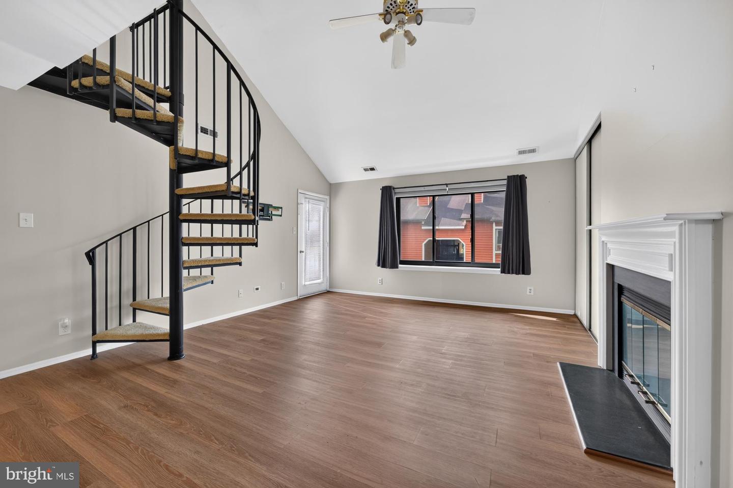 2215 DURHAM CT #C Property Photo 1