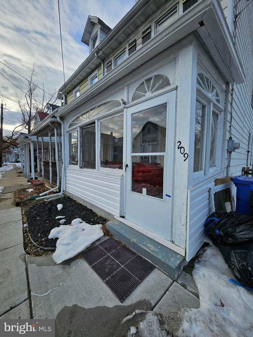 209 Mill St Property Photo 1