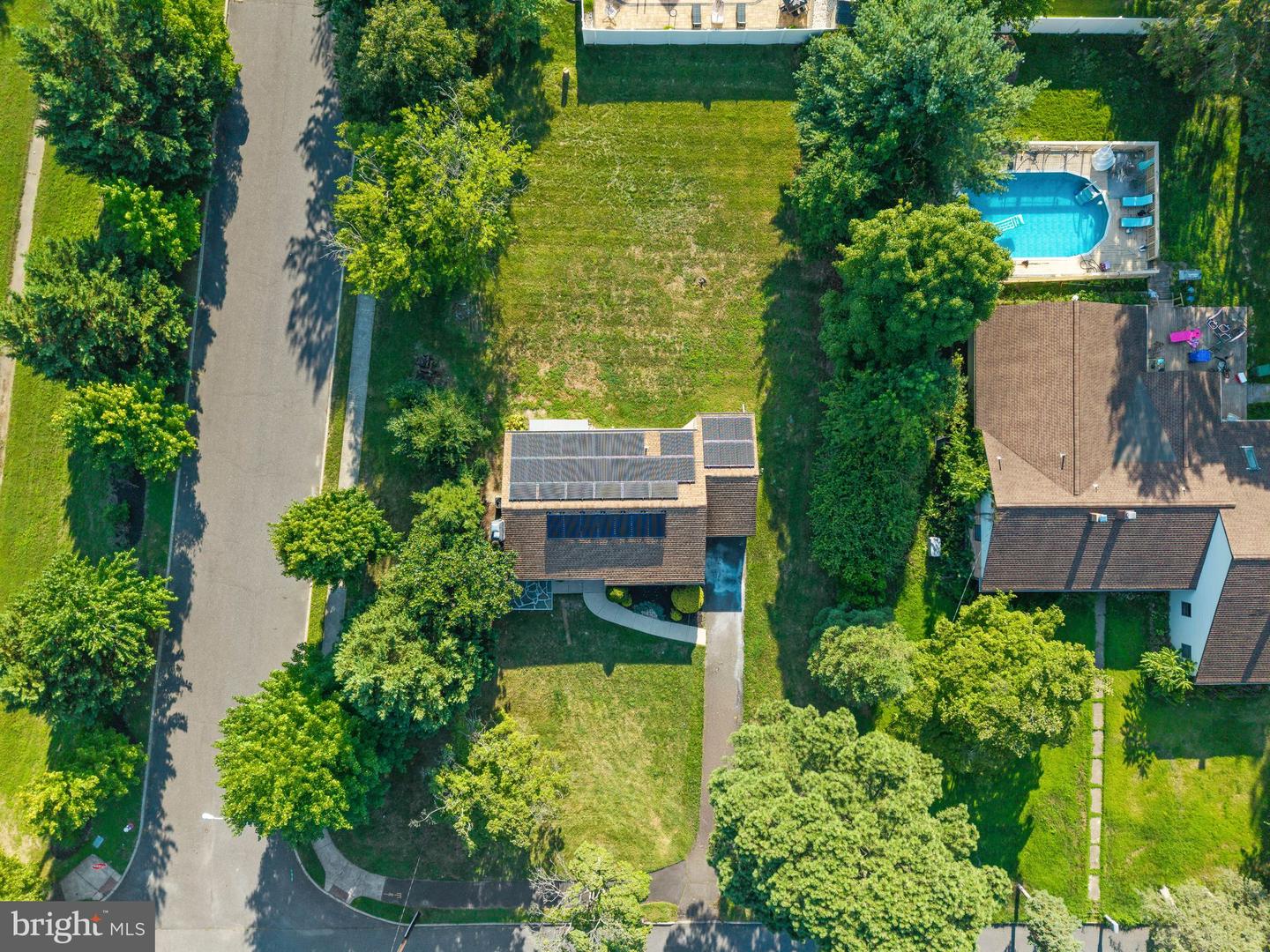 223 N Cropwell Rd Property Photo 38