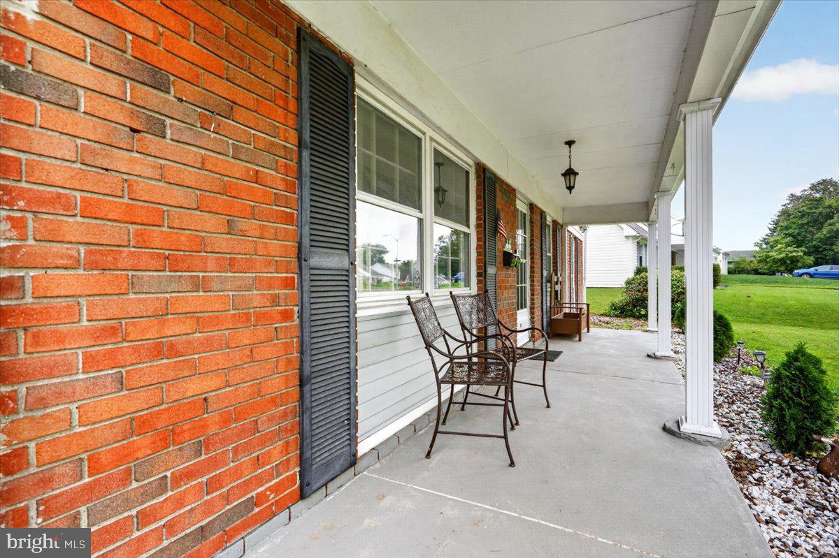 40 Gramercy Ln Property Photo 4