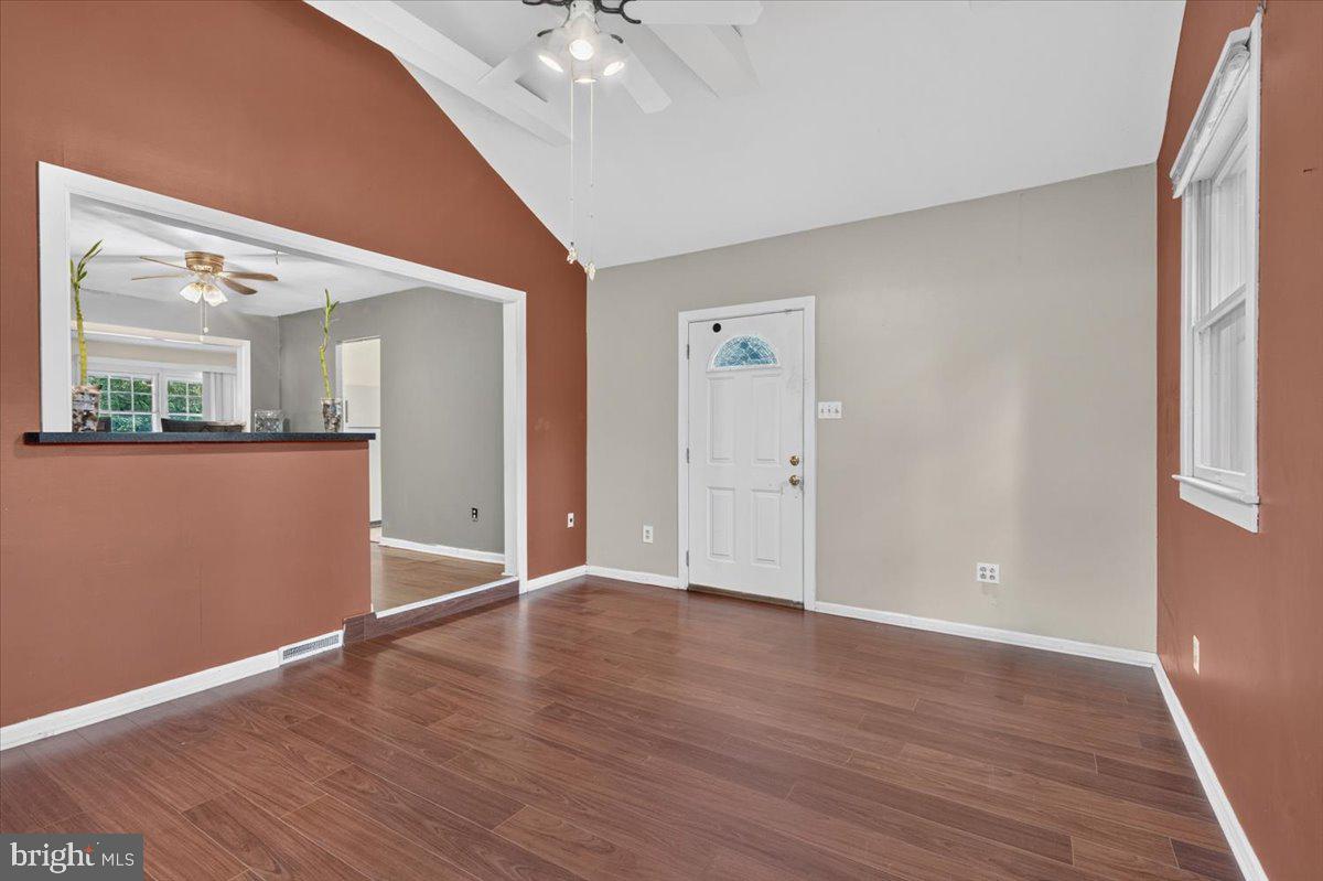 40 Gramercy Ln Property Photo 11