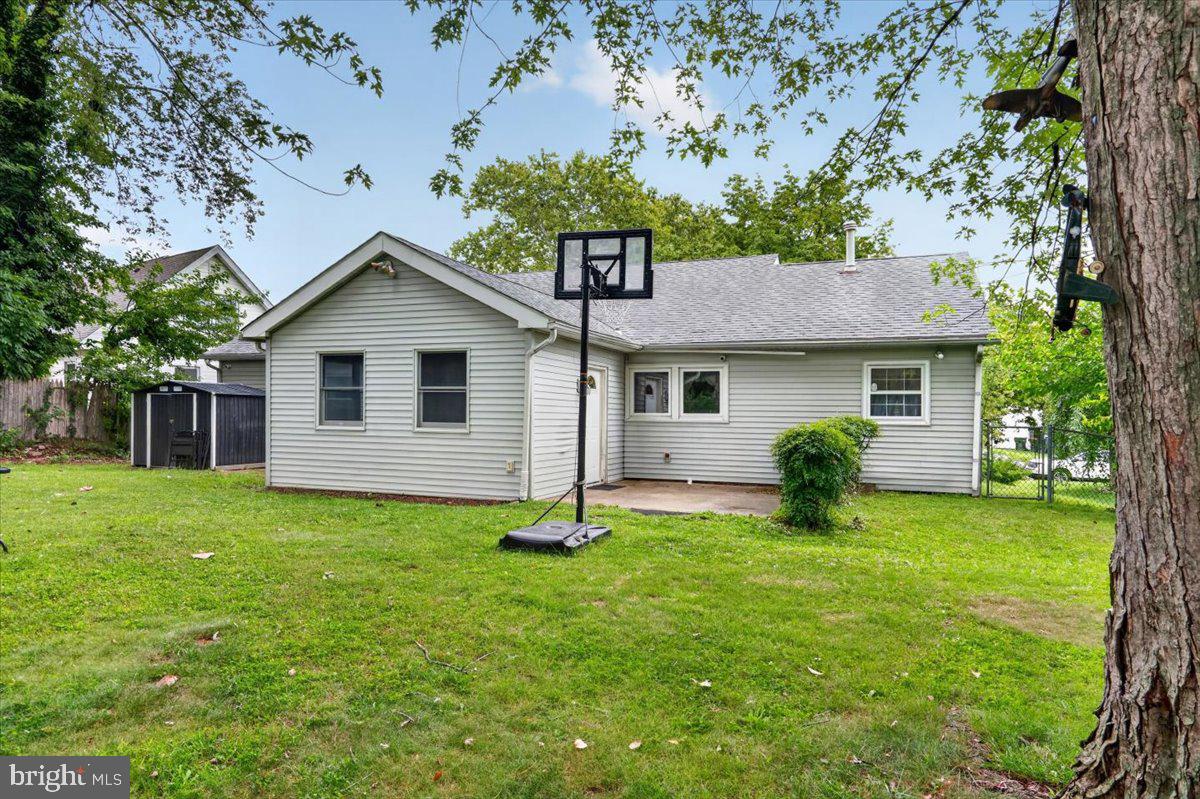 40 Gramercy Ln Property Photo 24