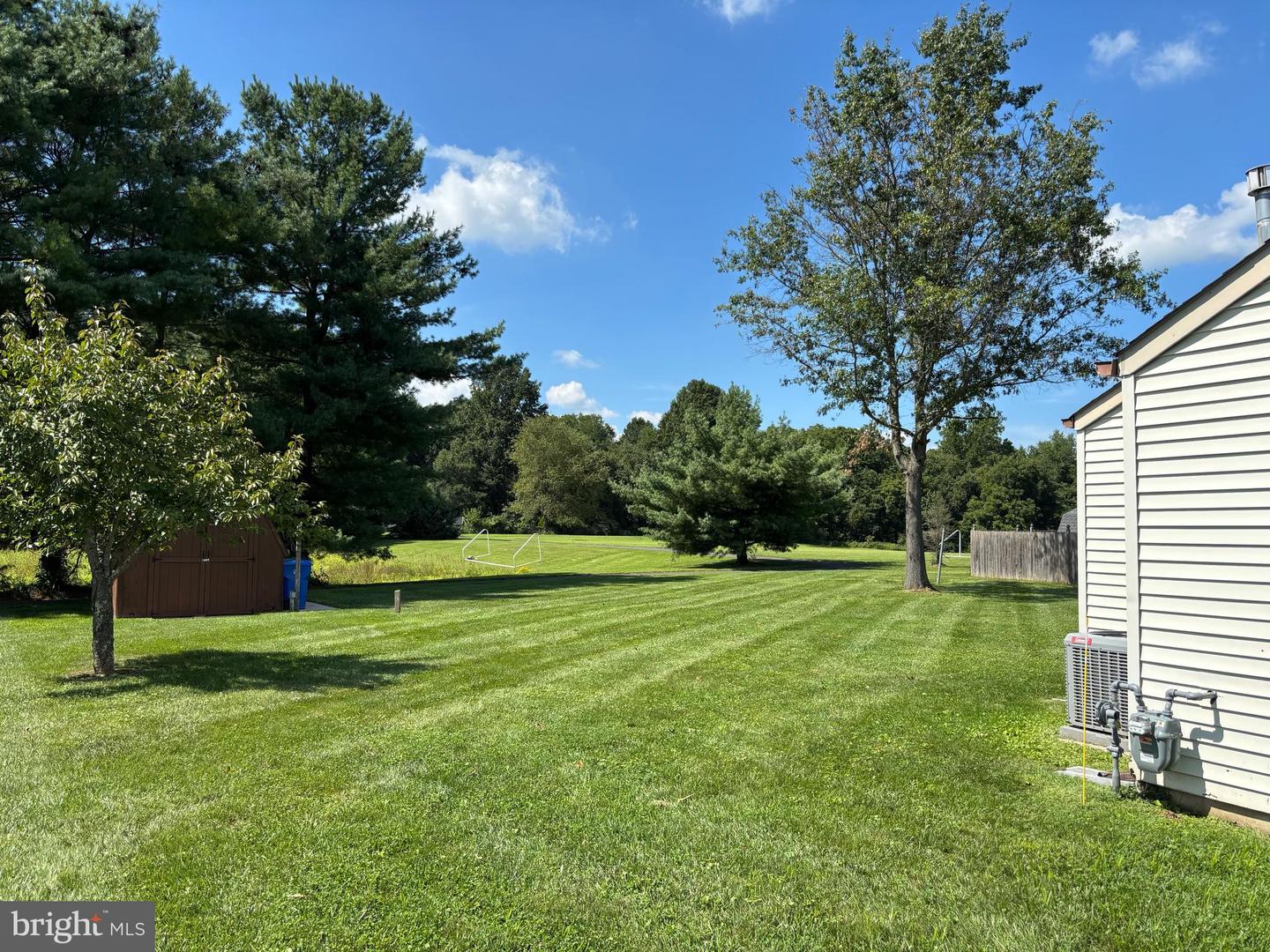 5 Woodcrest Dr Property Photo 2