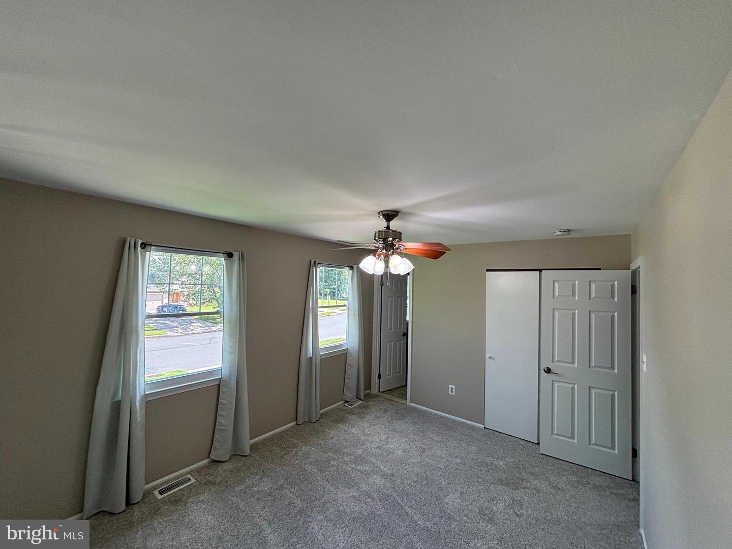 5 Woodcrest Dr Property Photo 11