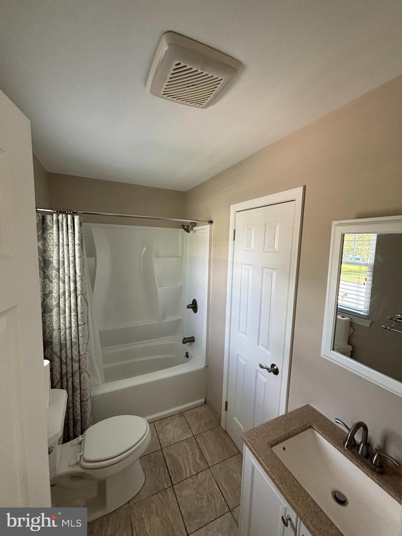 5 Woodcrest Dr Property Photo 12