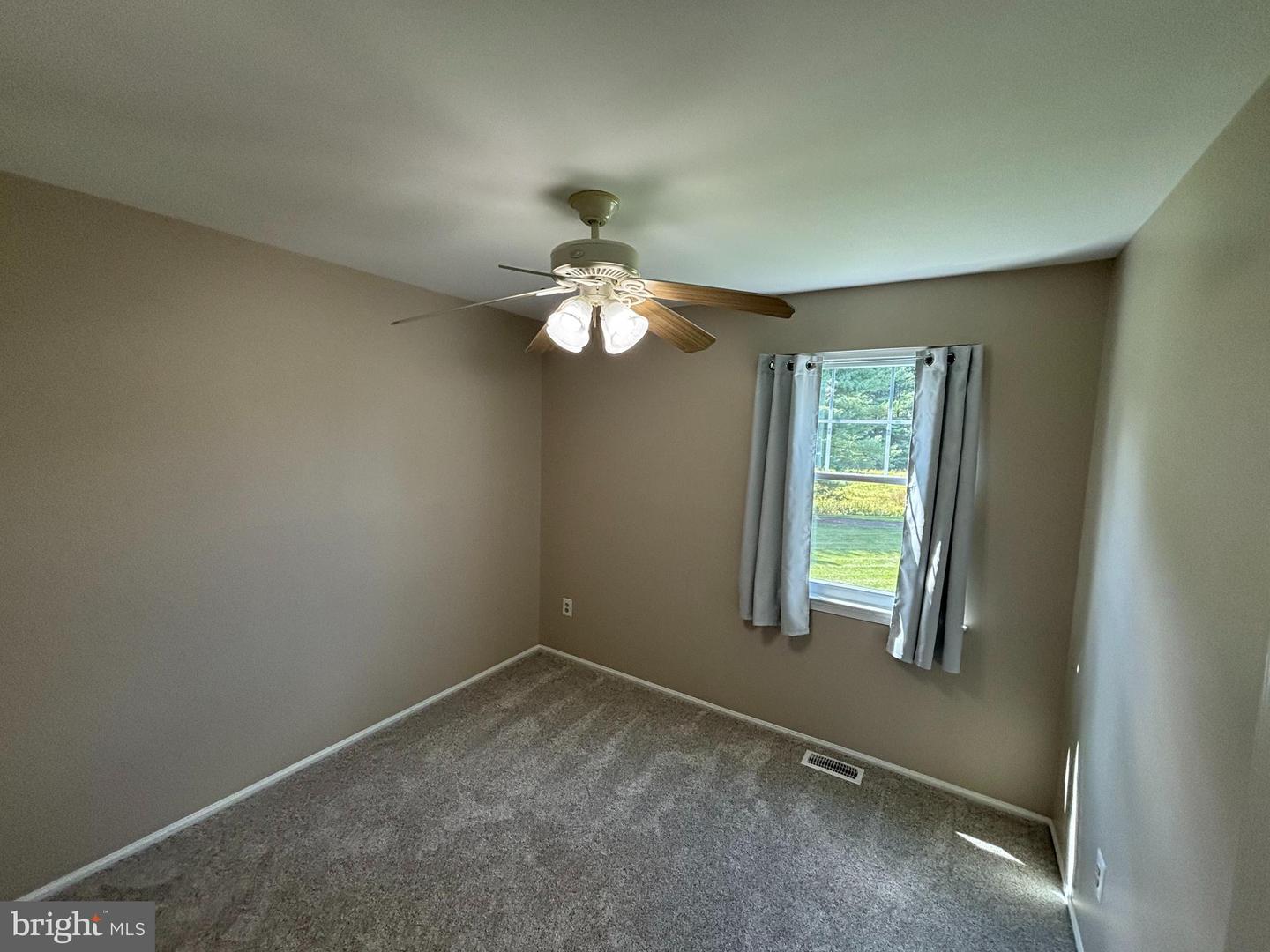 5 Woodcrest Dr Property Photo 14