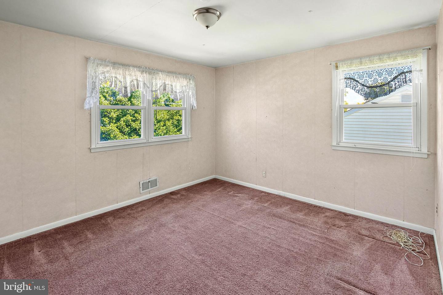 348 Boxwood Ln Property Photo 32