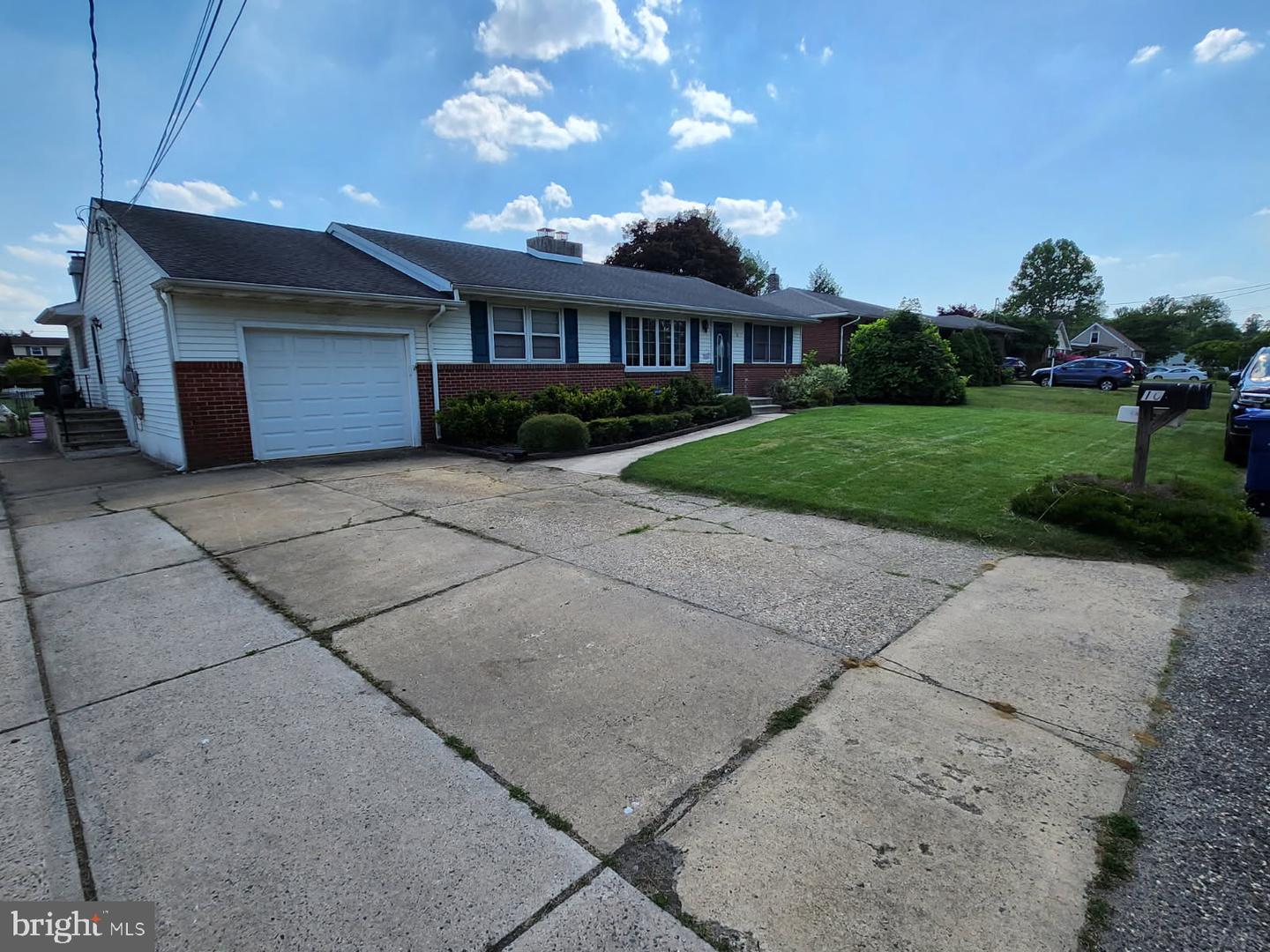 10 SPRUCE AVE