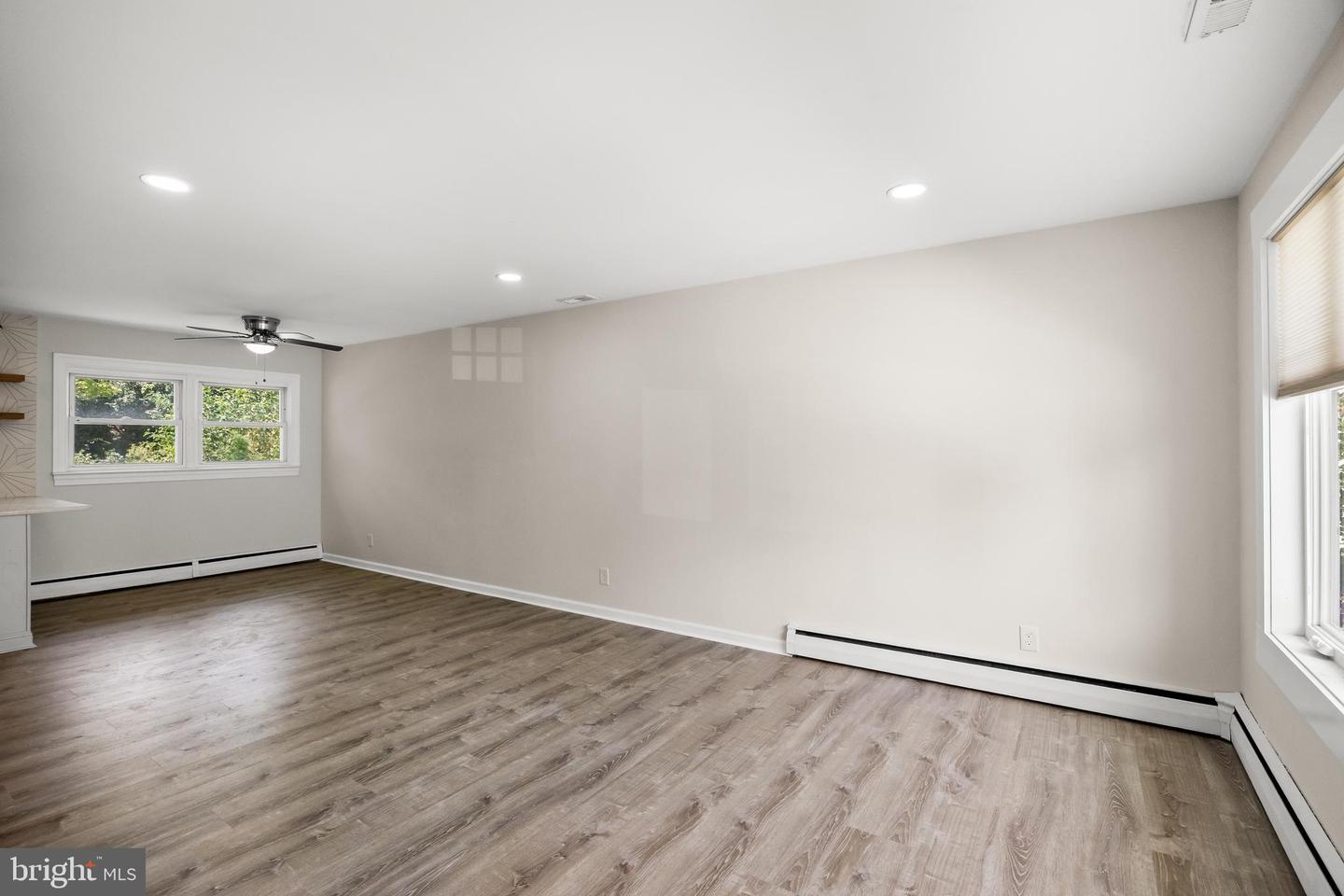 306 Borden St Property Photo 4