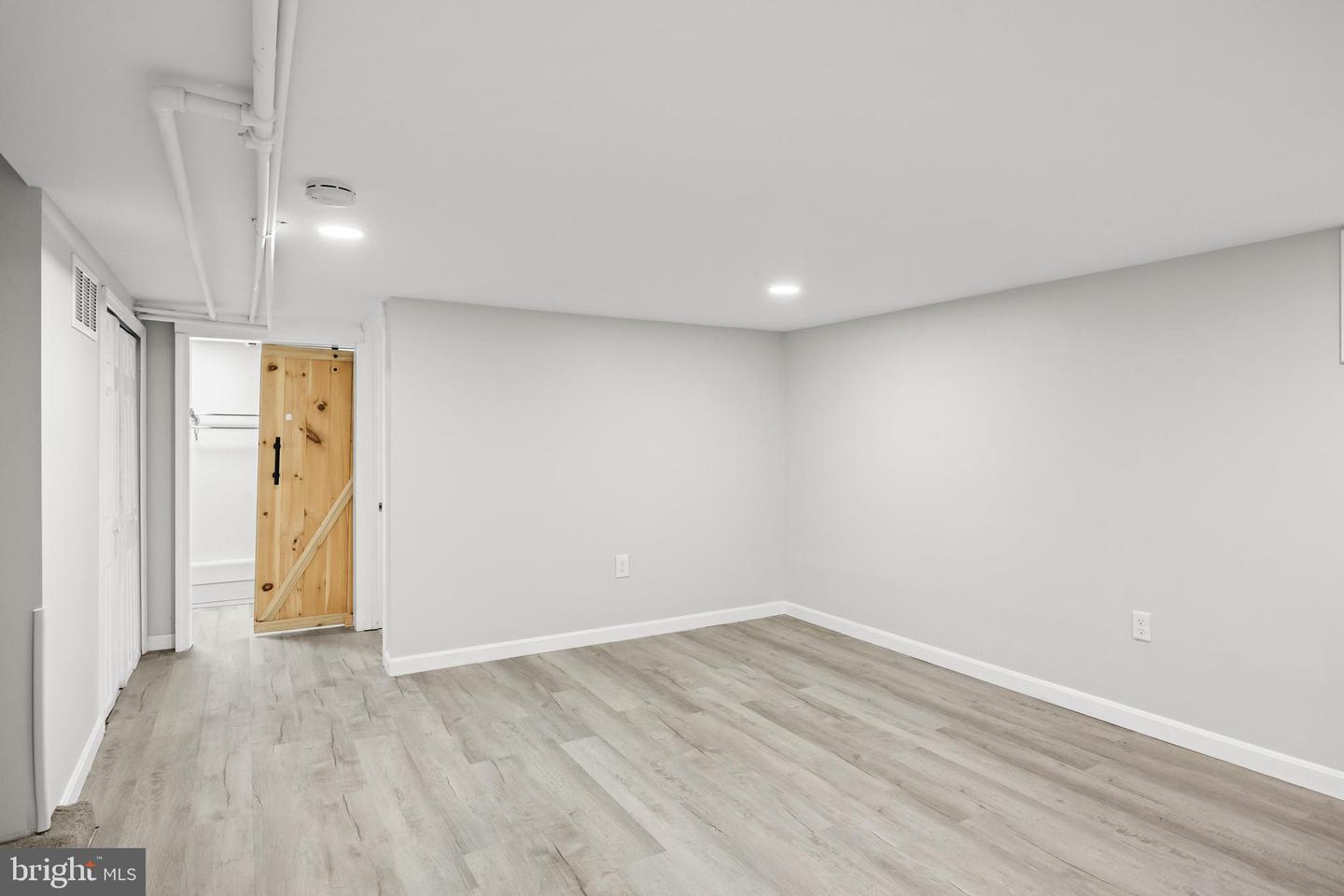 306 Borden St Property Photo 16