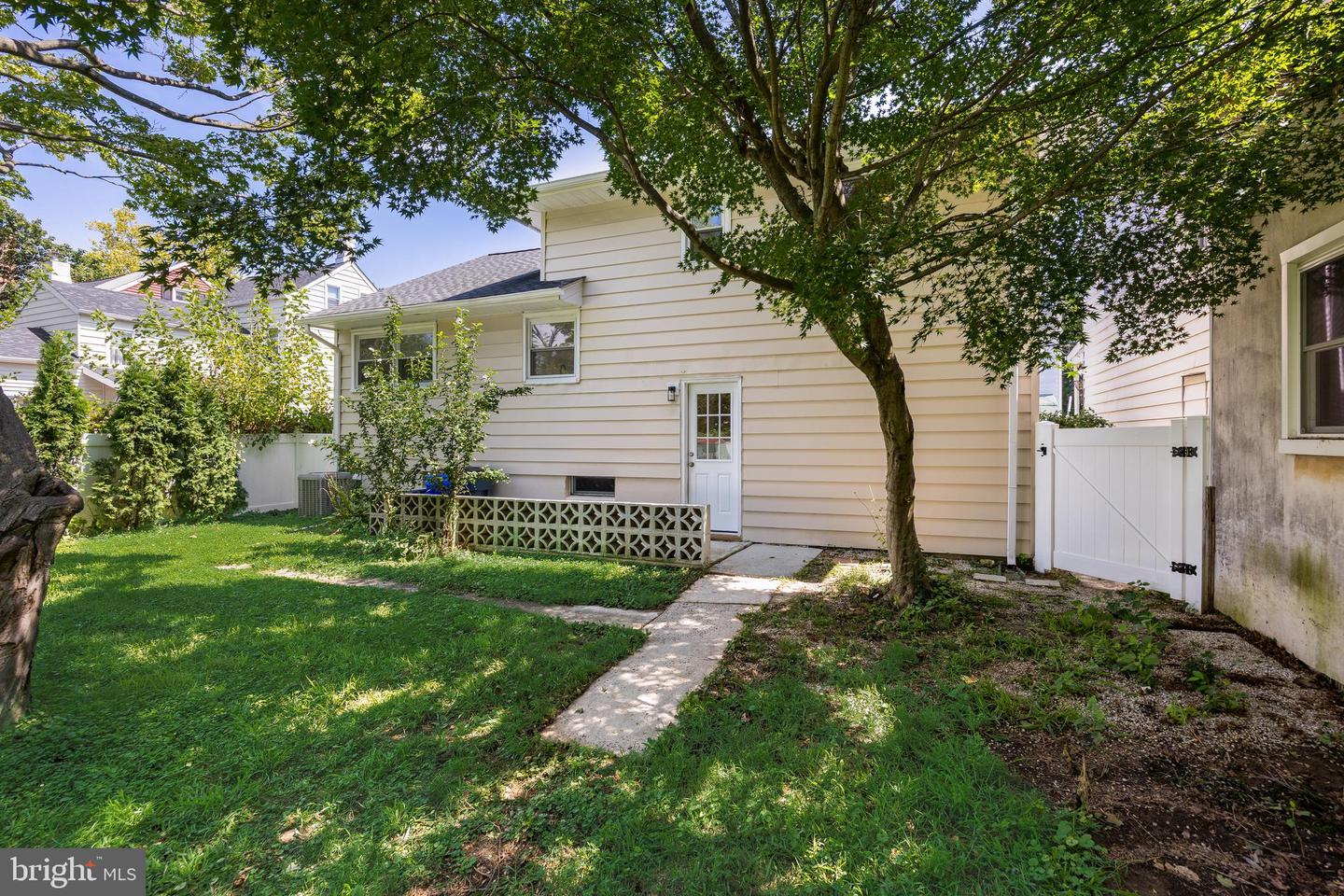 306 Borden St Property Photo 27