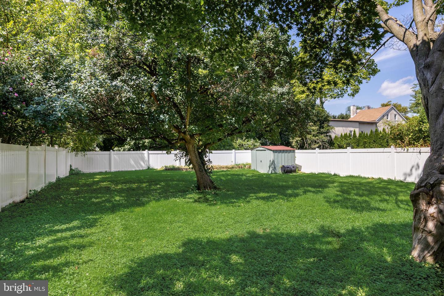 306 Borden St Property Photo 29