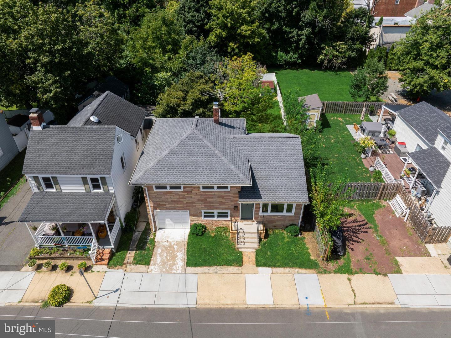 306 Borden St Property Photo 30