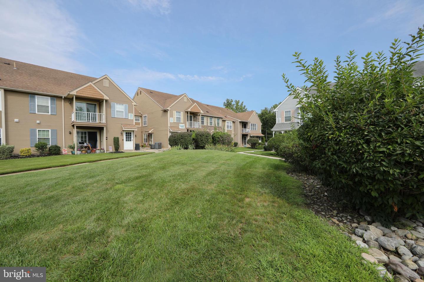 1011-b Scotswood Ct Property Photo 2