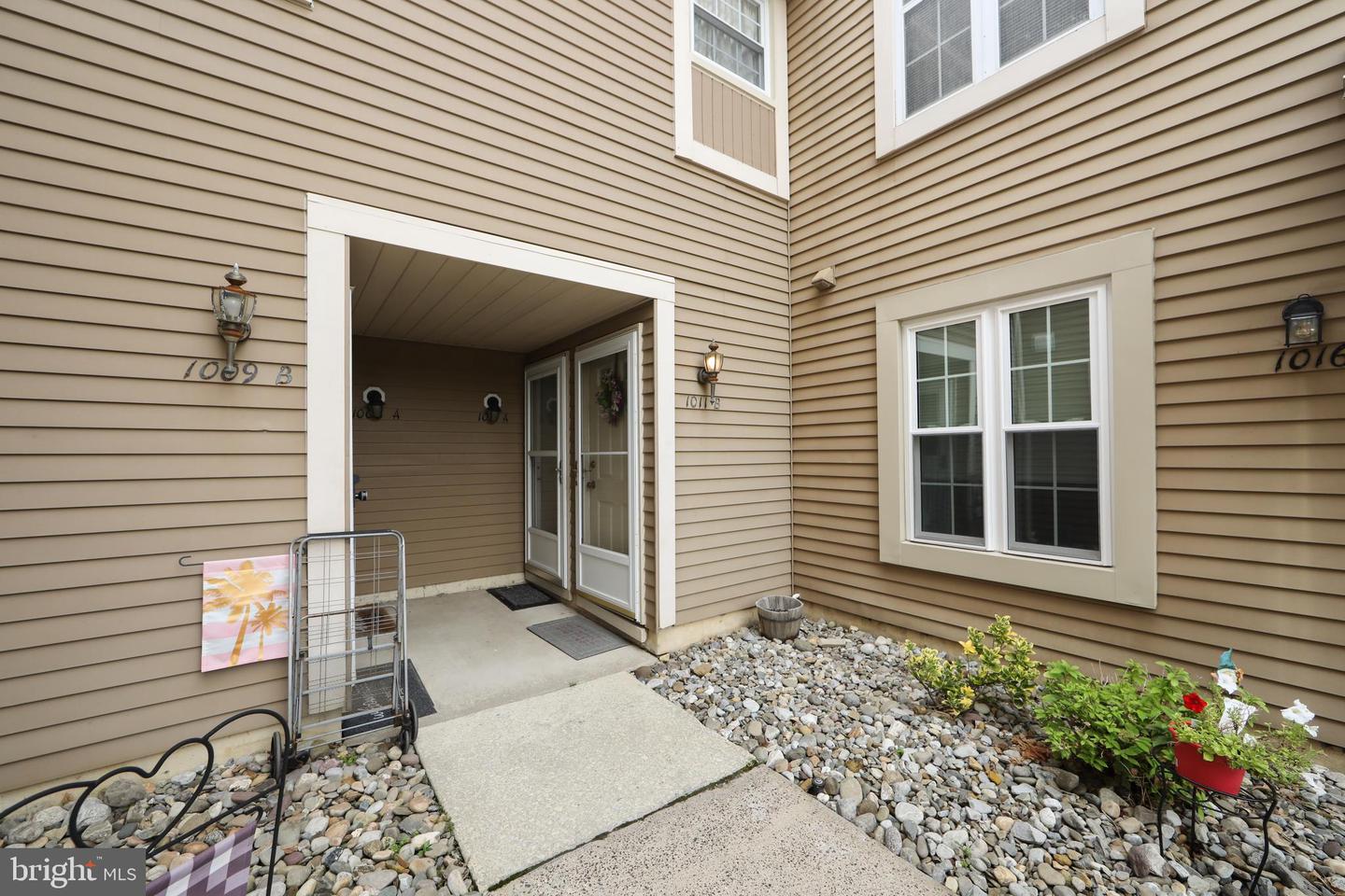 1011-b Scotswood Ct Property Photo 3