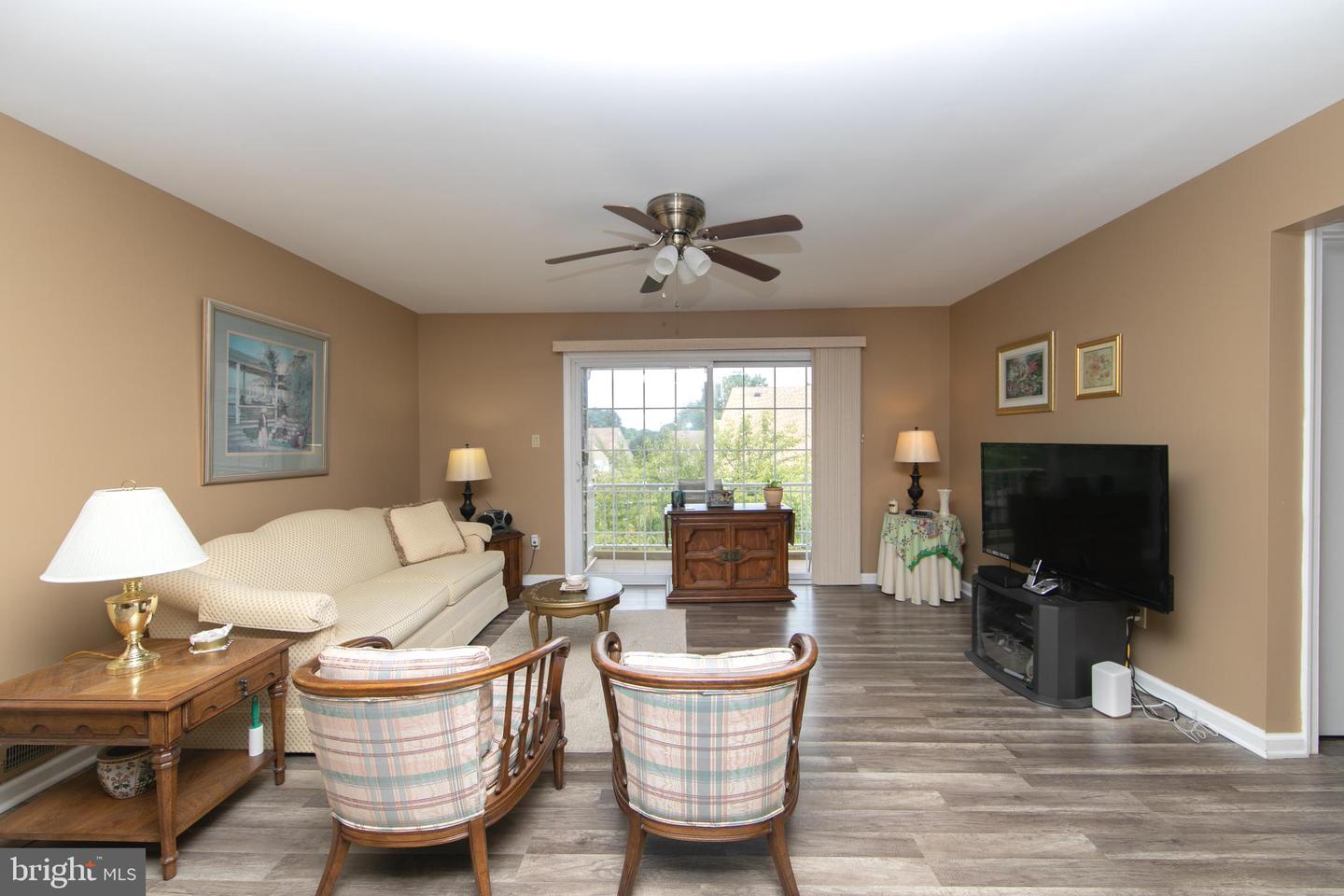 1011-b Scotswood Ct Property Photo 4