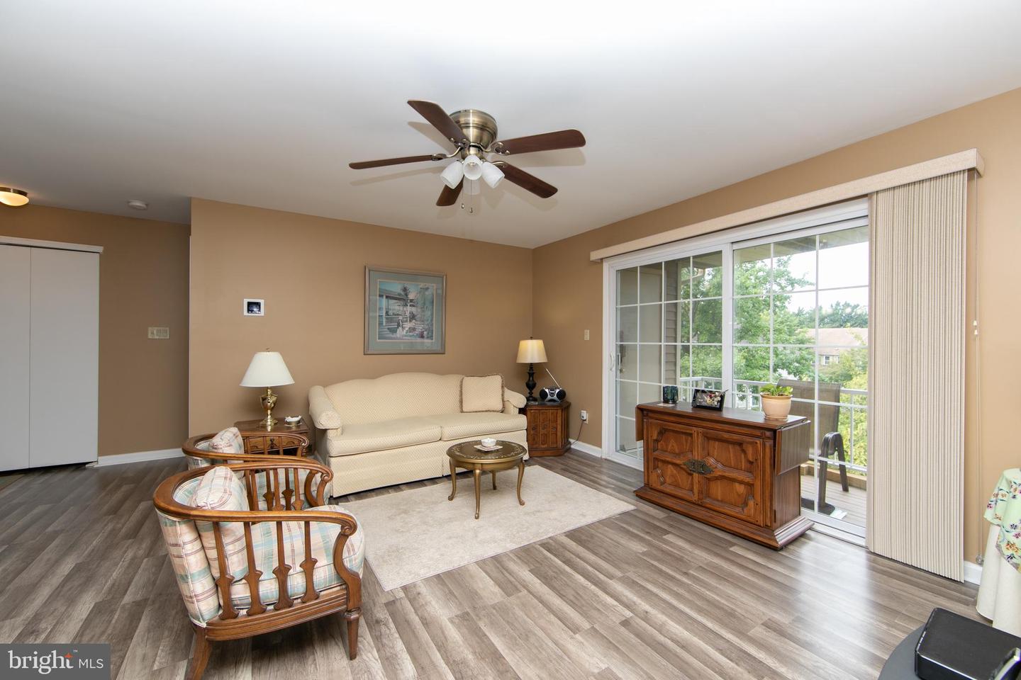 1011-b Scotswood Ct Property Photo 6