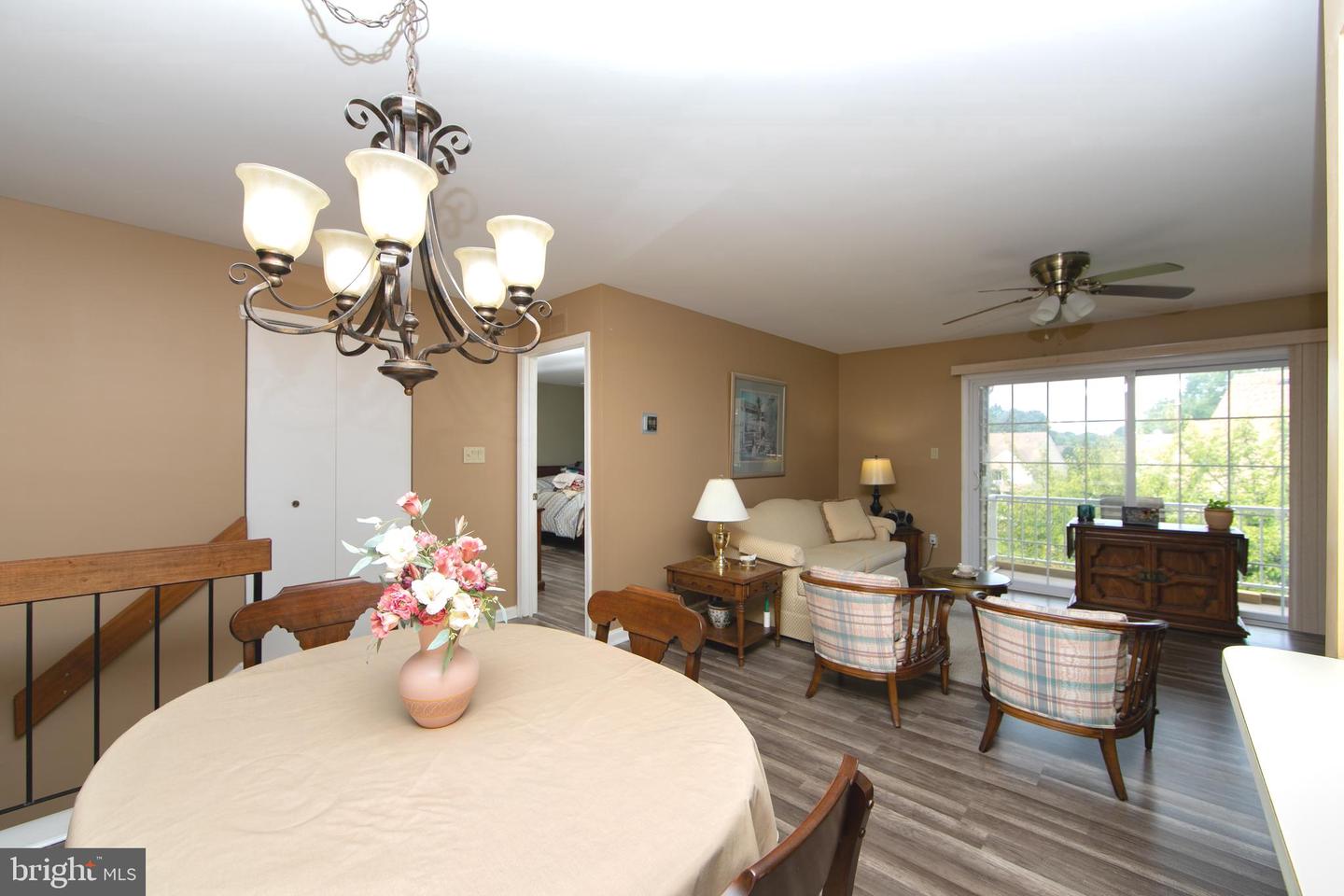 1011-b Scotswood Ct Property Photo 8
