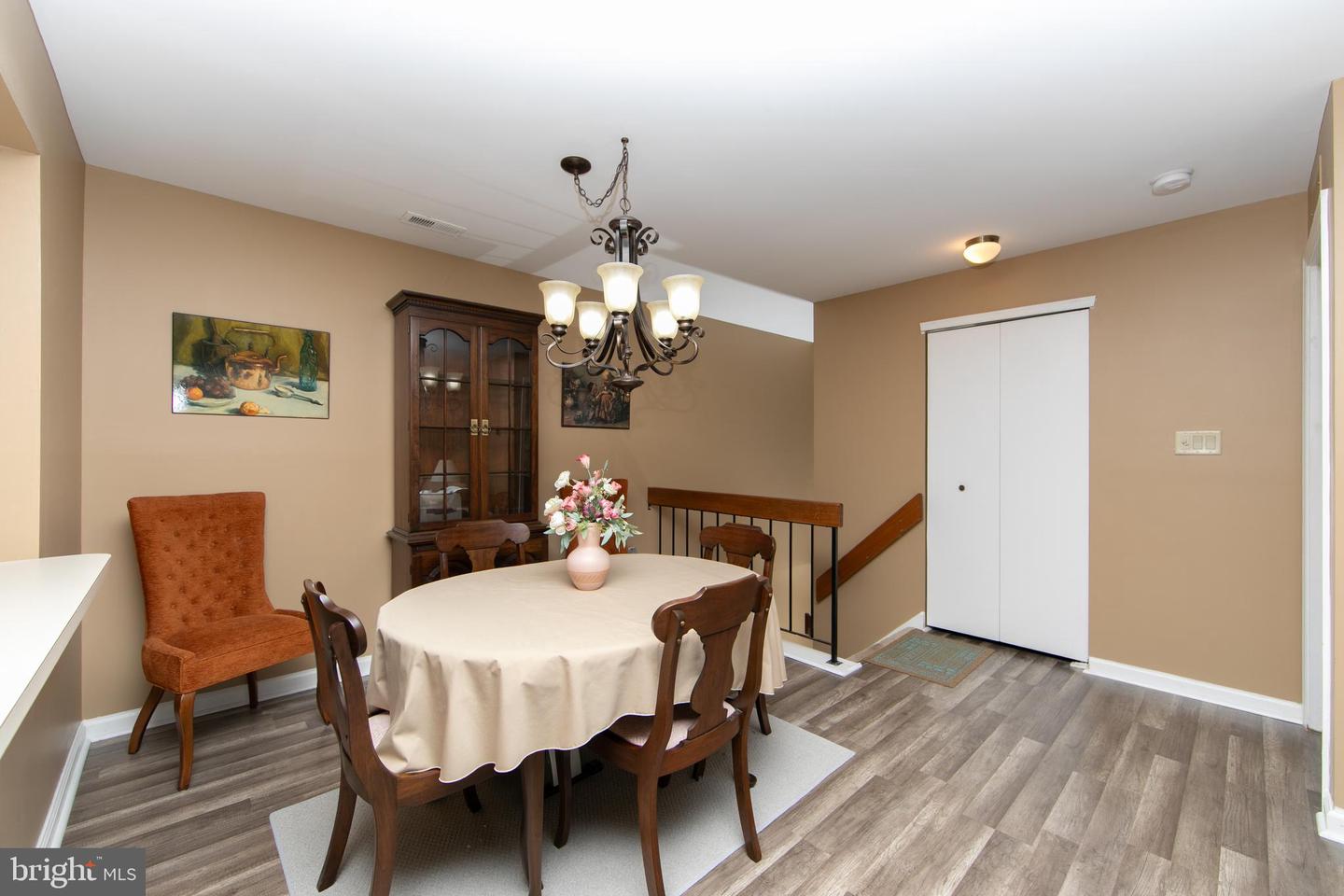 1011-b Scotswood Ct Property Photo 9