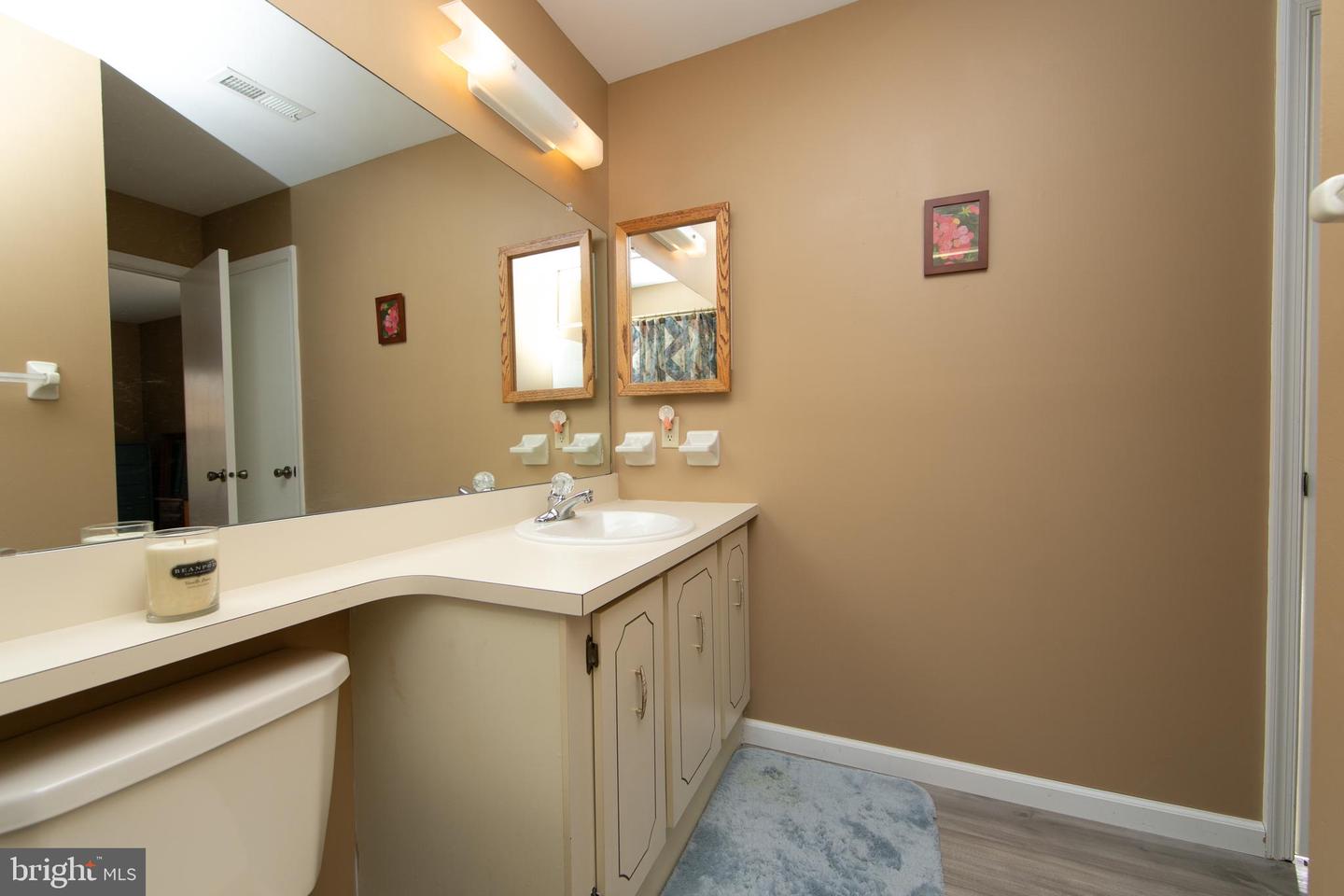 1011-b Scotswood Ct Property Photo 20