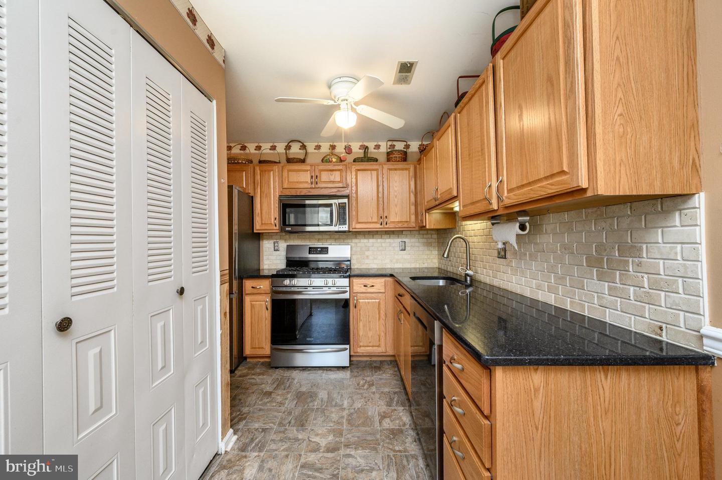39 River Bank Dr Property Photo 6