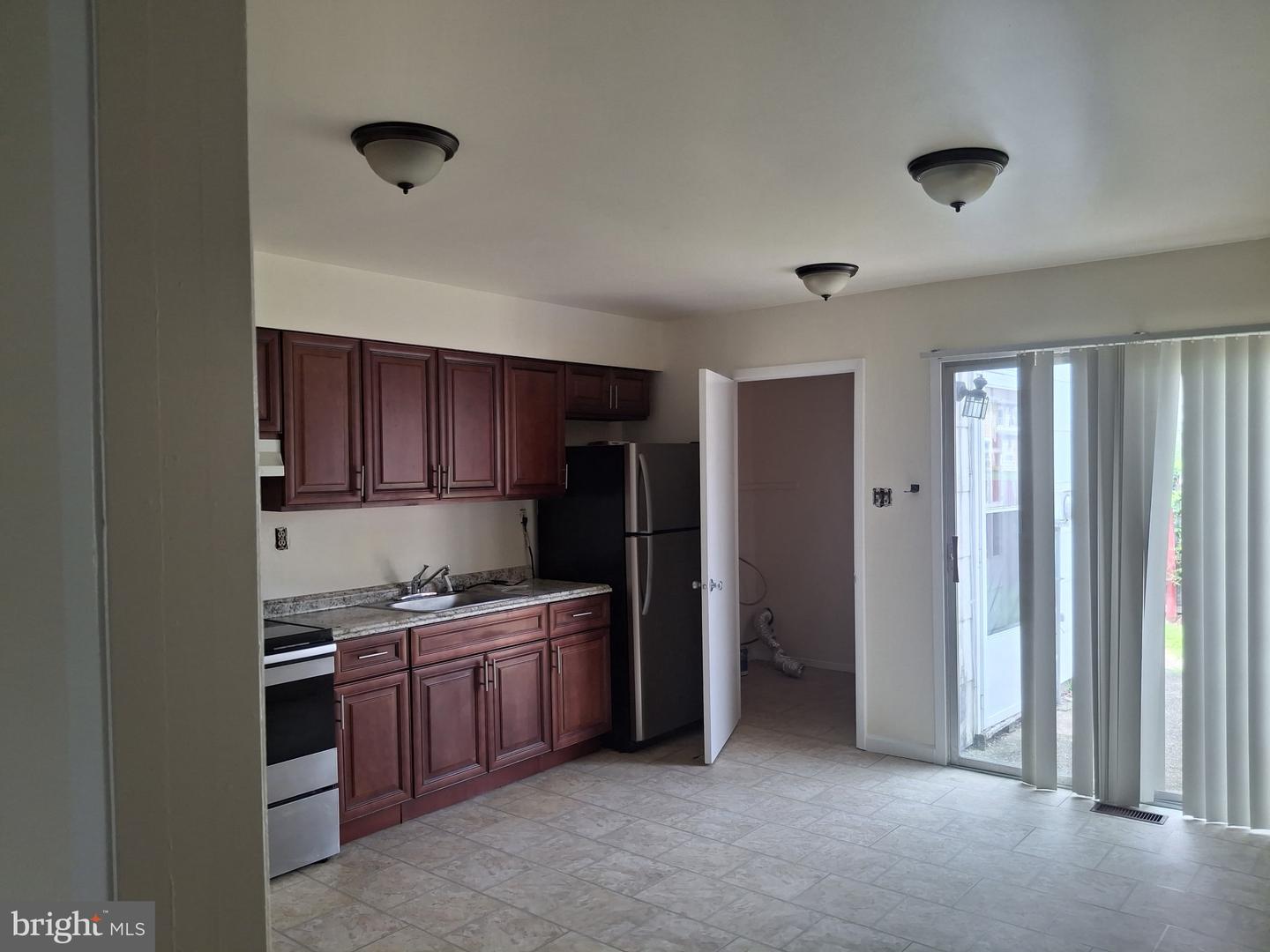 3 Pine St Property Photo 1