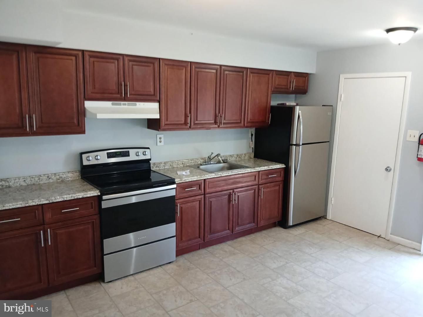 3 Pine St Property Photo 2