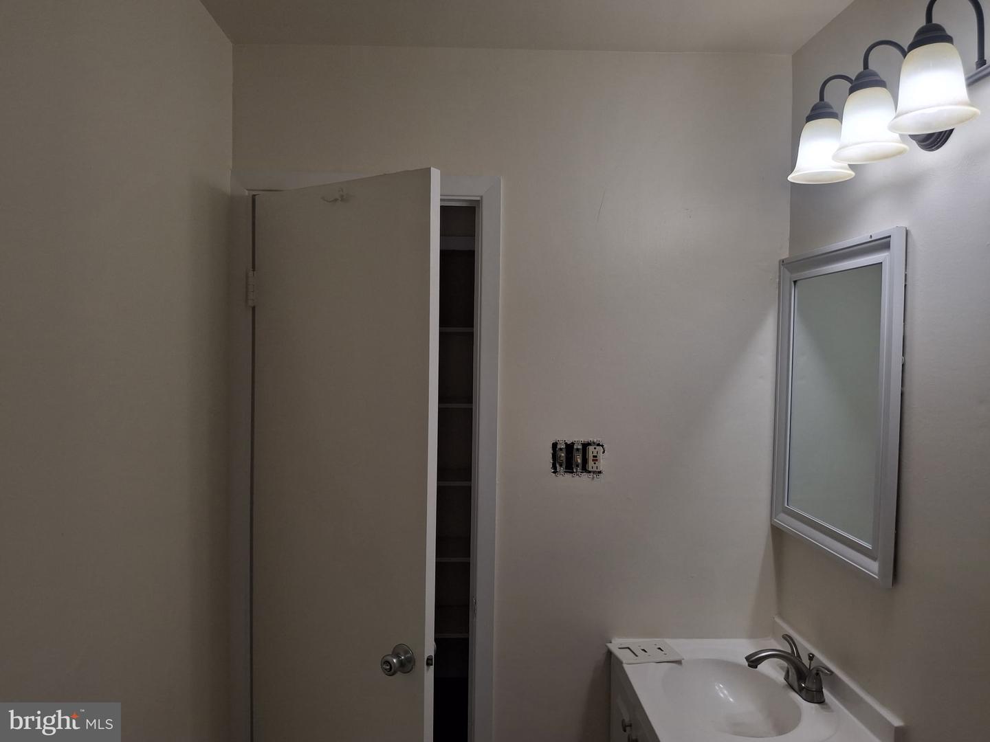 3 Pine St Property Photo 12