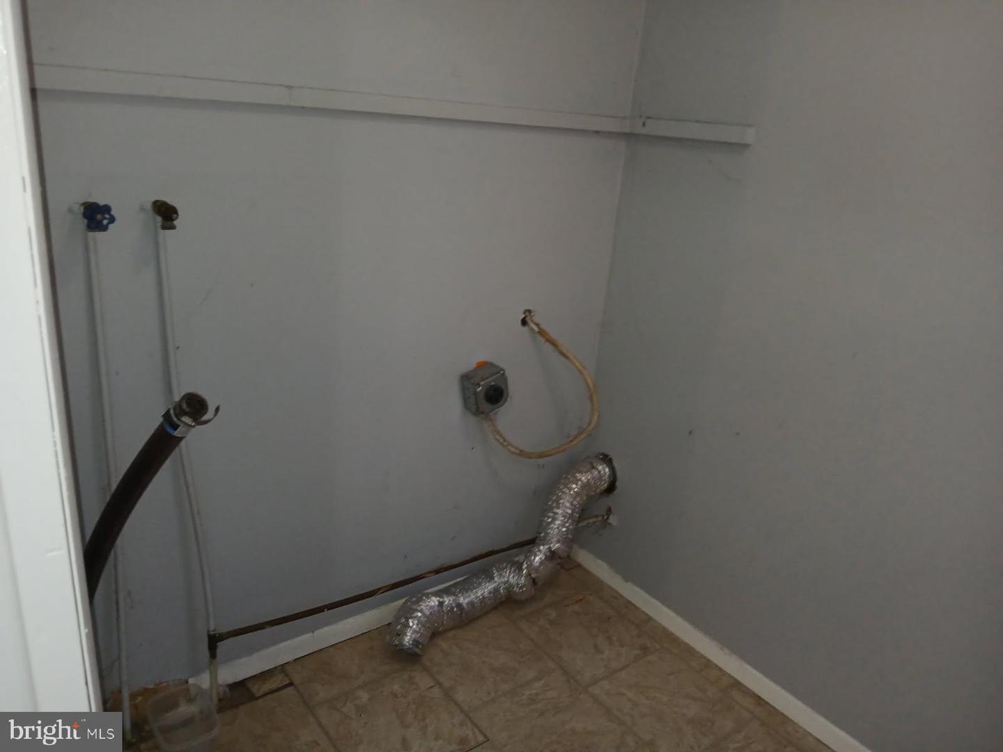 3 Pine St Property Photo 13