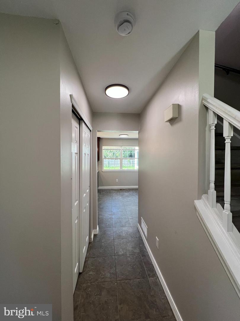 29 Orchard Ave Property Photo 4