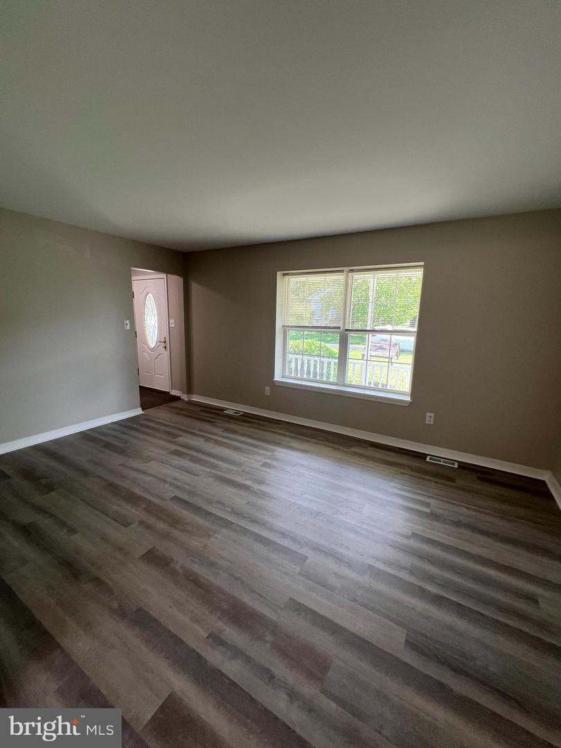 29 Orchard Ave Property Photo 5