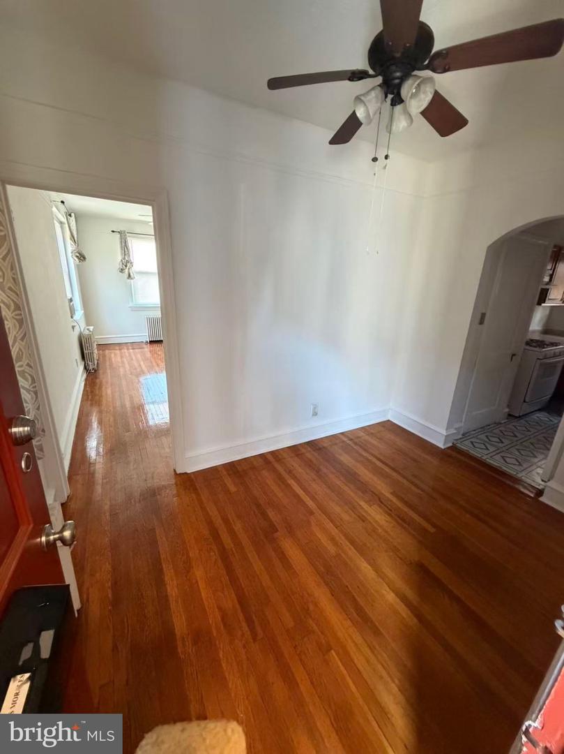 109 E Main St #2 Property Photo 3
