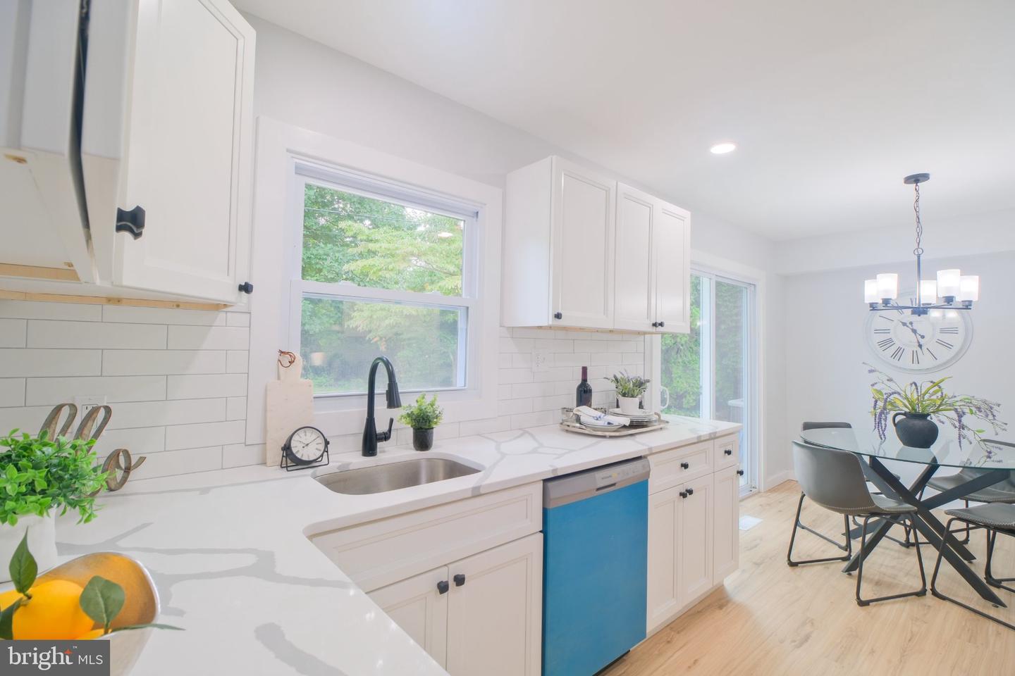 6 Minstrel Ln Property Photo 10
