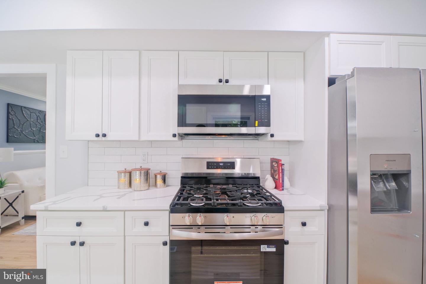 6 Minstrel Ln Property Photo 12