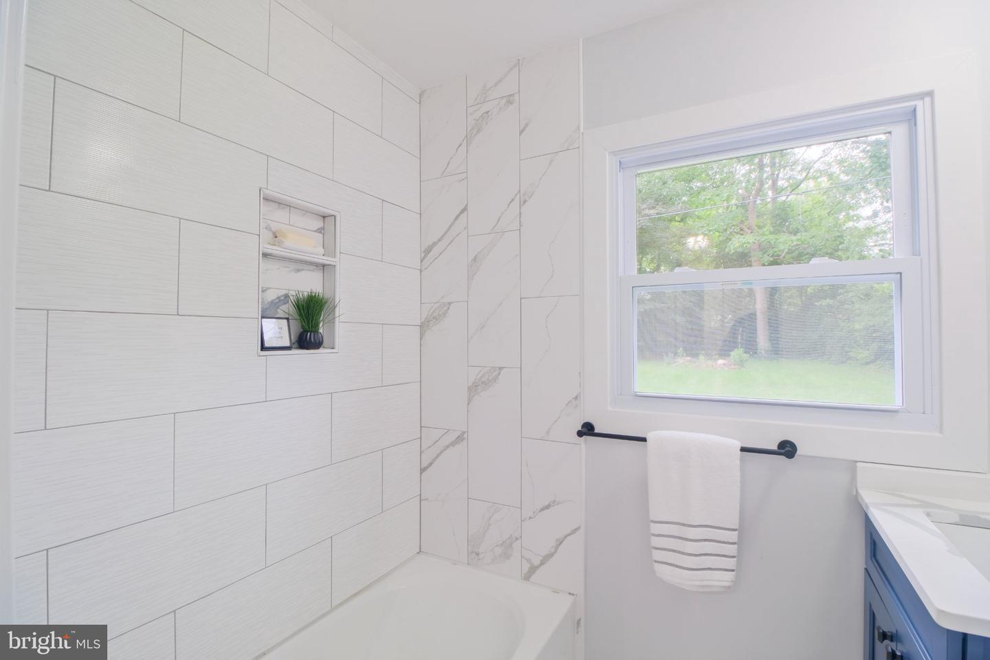 6 Minstrel Ln Property Photo 17