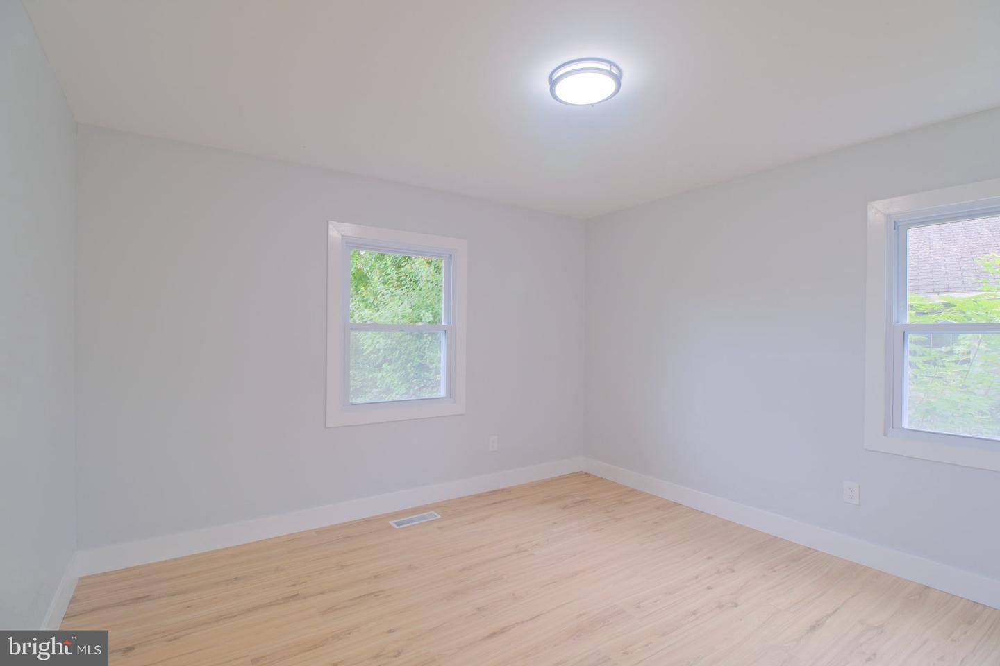 6 Minstrel Ln Property Photo 29