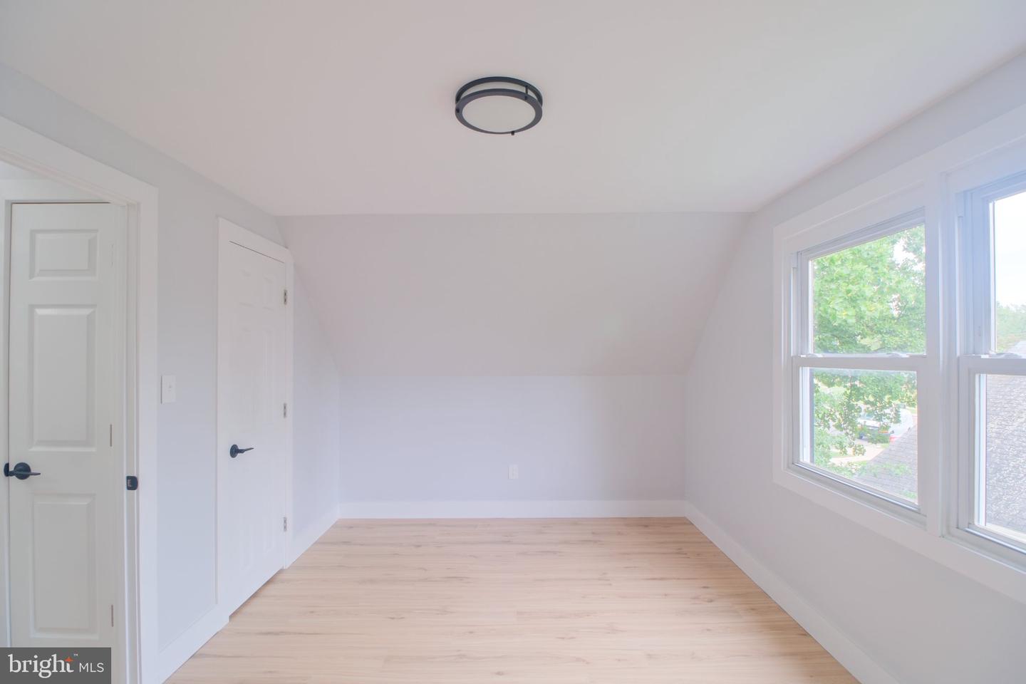 6 Minstrel Ln Property Photo 33