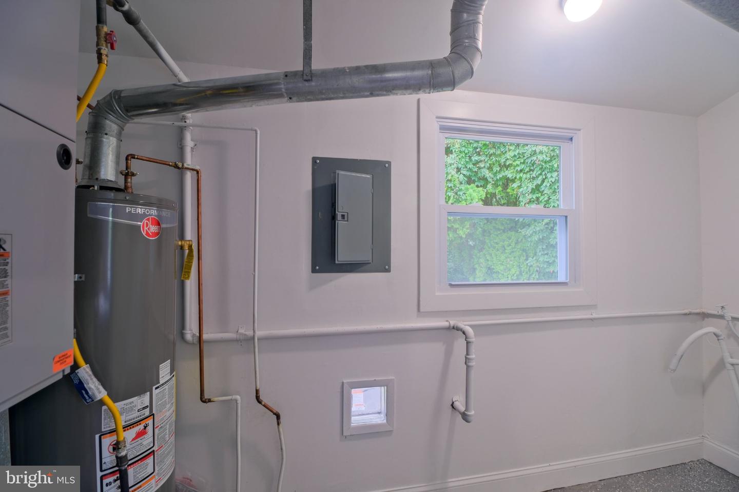 6 Minstrel Ln Property Photo 37