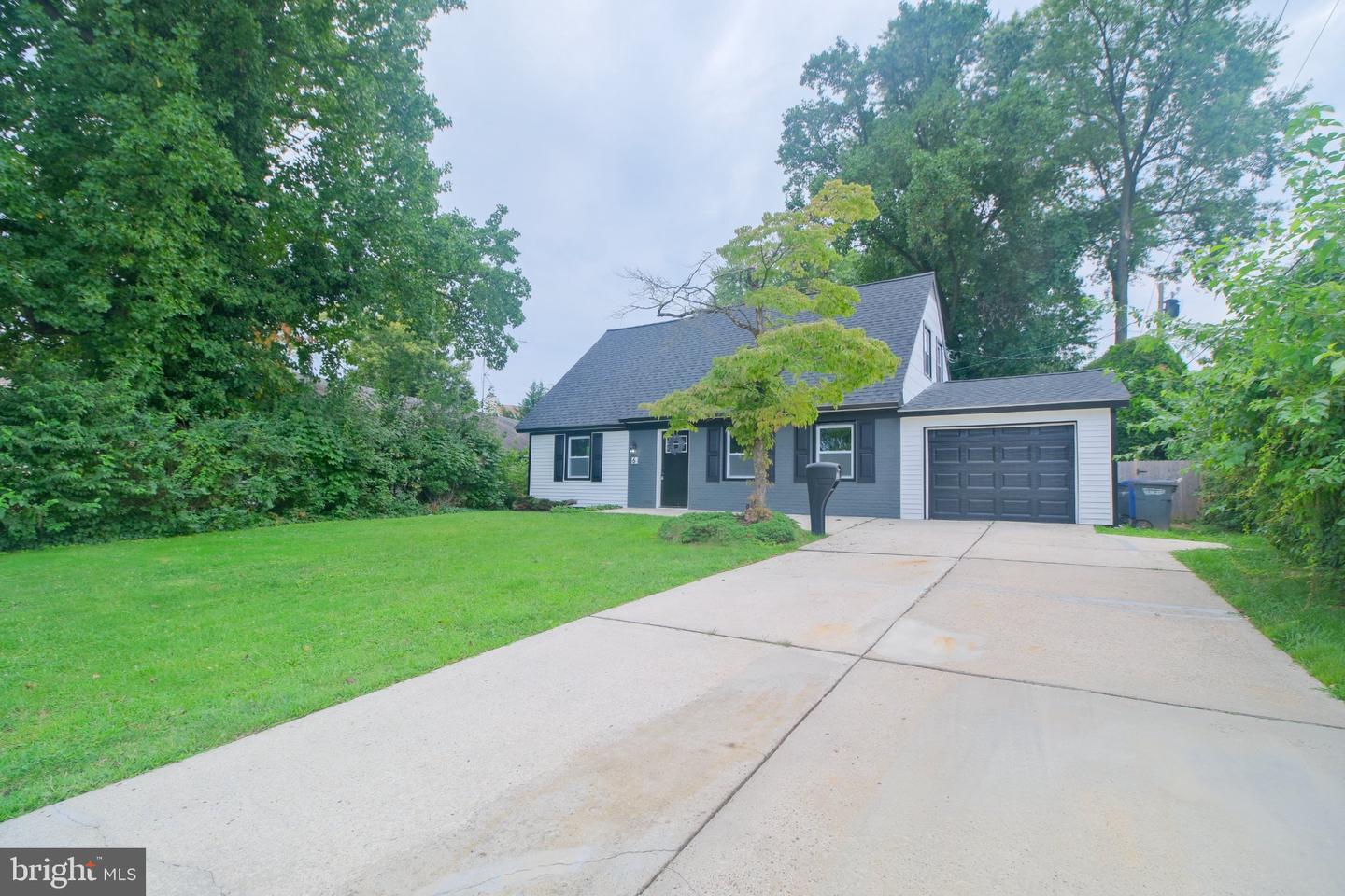 6 Minstrel Ln Property Photo 55