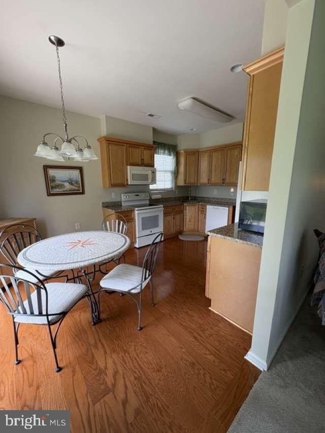 12 Iris Ct Property Photo 9
