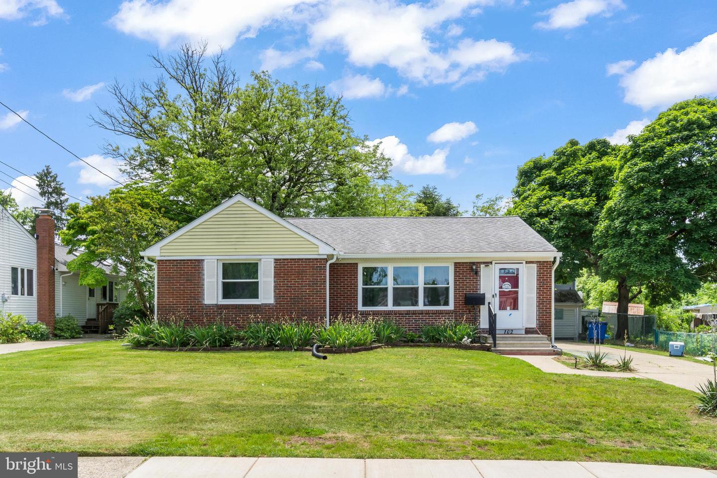 102 WASHINGTON Property Photo 1