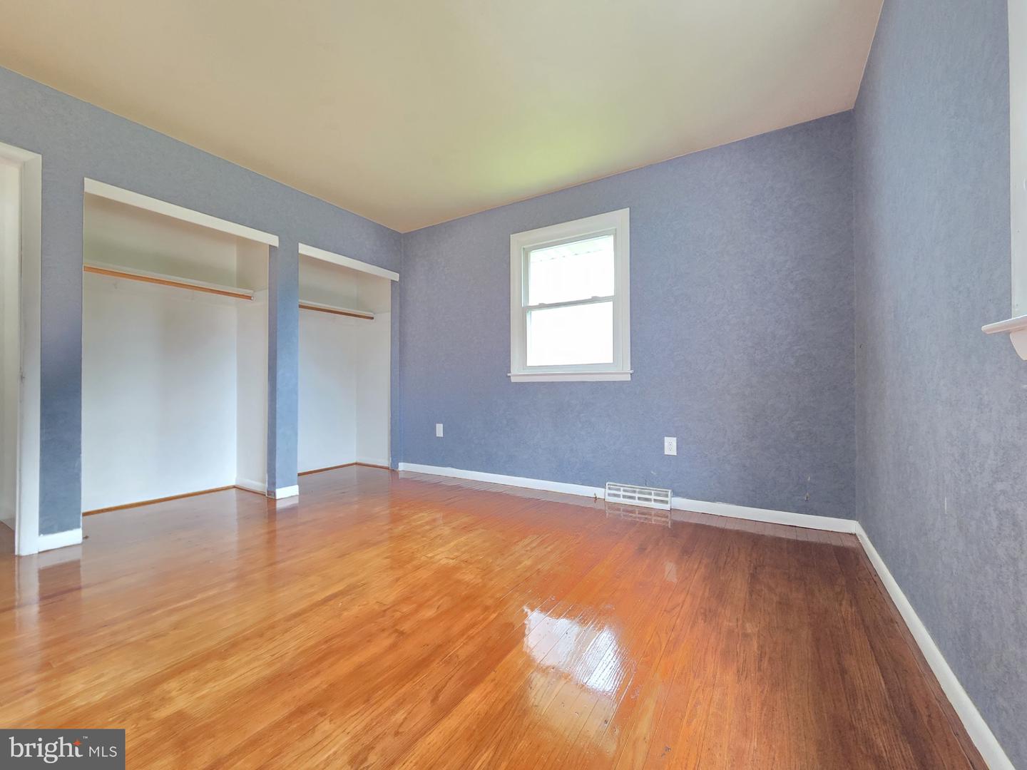 342 Washington Property Photo 7