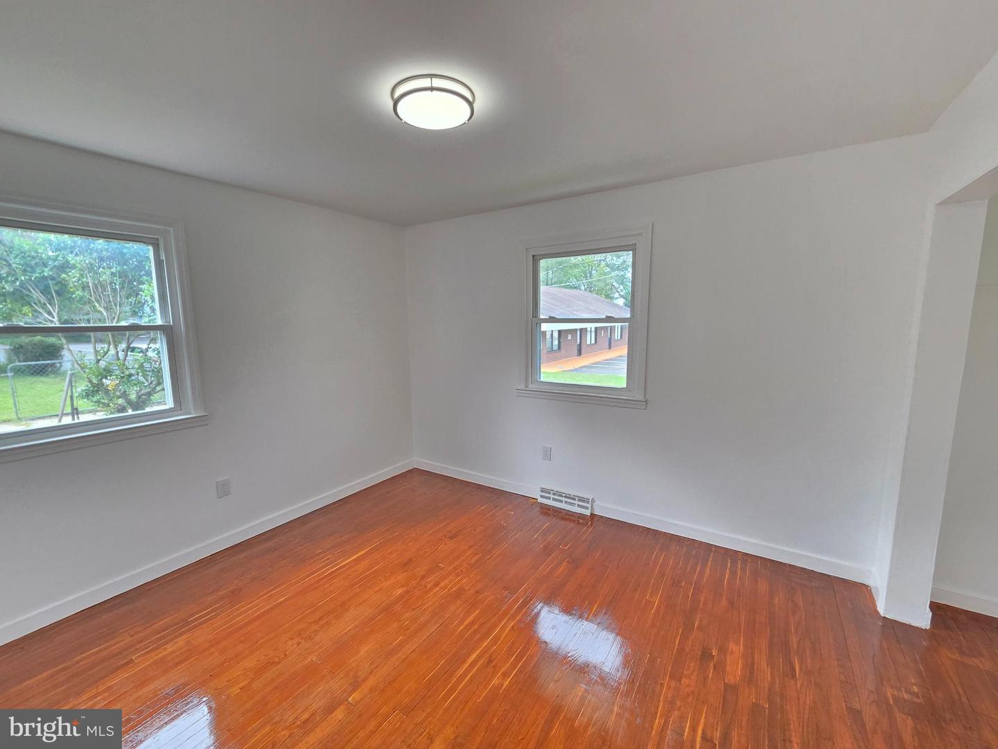 342 Washington Property Photo 8
